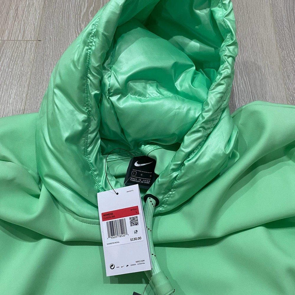 Nike - Picture 3 of 5